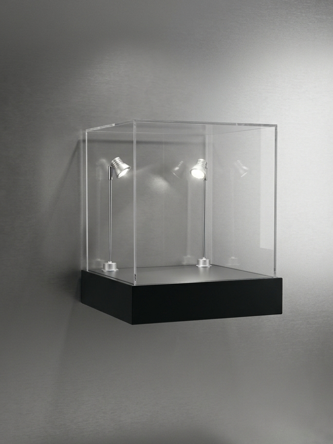 totem da parete con teca in plexiglass